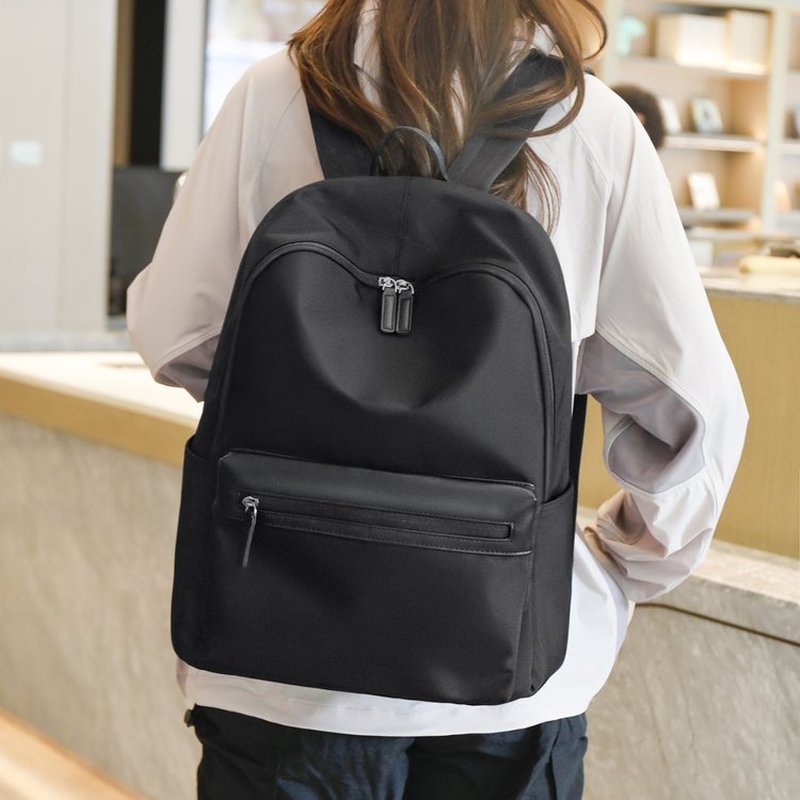 Czarny plecak o dużej pojemnoś – Canvas Backpack Casual recenzja i cena